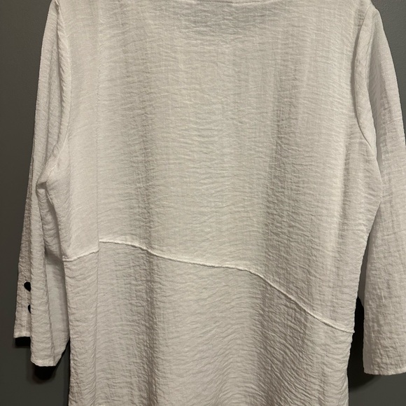 XL, Habitat bright white blouse with button detailing., uneven hem, oversized. - Picture 2 of 7